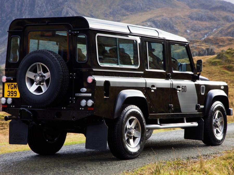  Land Rover Defender 110 SVX RHD 2008 года  (фото 5 из 12)